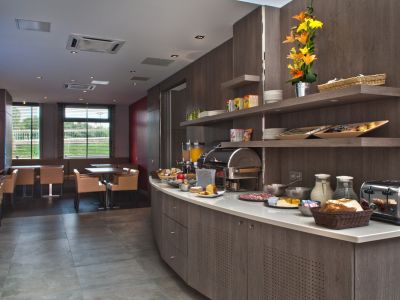 Western Seine West 3*